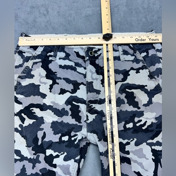 Levi's Camo Pants Black Subdued Camo Twill Straight Leg Mens Pants Size 34x30 - Picture 3 of 15